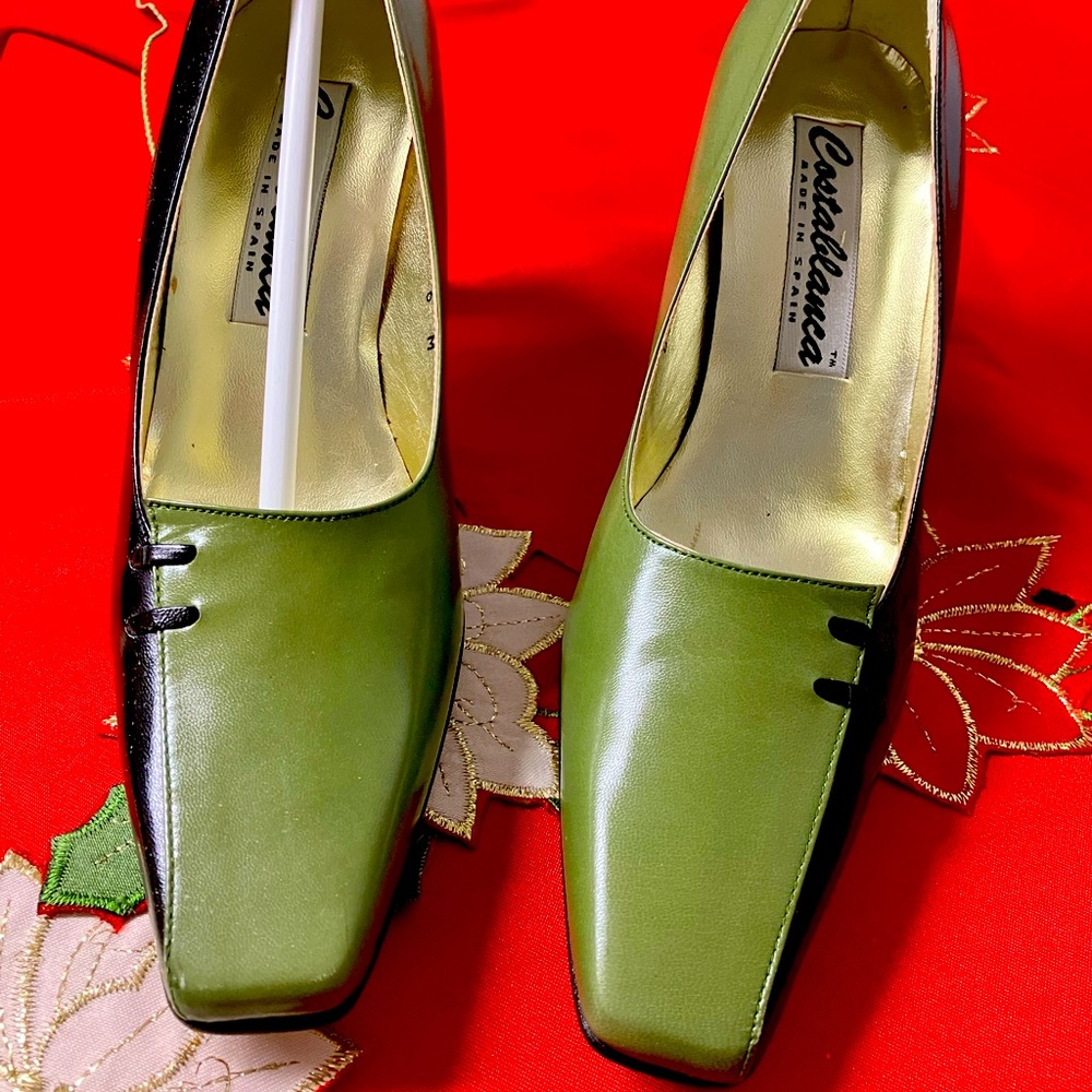 Fine Line Pair ofWomen Shoes. Brand New ‘Casablanca’.
